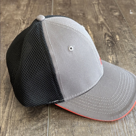 Bobcat Gray & Black with orange embroidery men’s cap NWOT - Picture 3 of 12